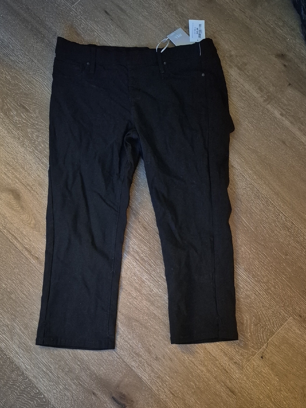 YMI Black Stretchy Capris